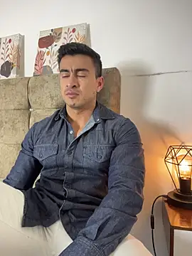 Chris Clarck online show from December 2, 2025, 7:59 pm