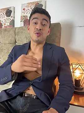 Chris Clarck online show from November 28, 2025, 8:20 pm