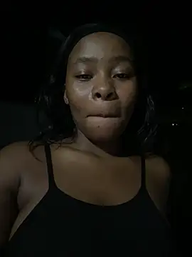 Snapshot of MiyaXo2 chatting on February 5, 2026, 1:01 am MiyaXo2 online show from February 5, 2026, 1:01 am