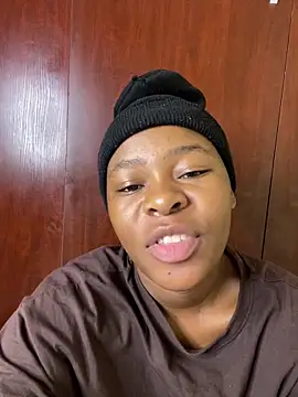 Snapshot of MiyaXo2 chatting on February 1, 2026, 12:20 am MiyaXo2 online show from February 1, 2026, 12:20 am