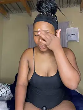 Snapshot of MiyaXo2 chatting on March 1, 2026, 10:43 pm MiyaXo2 online show from March 1, 2026, 10:43 pm