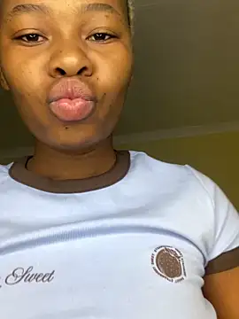 MiyaXo2 online show from December 18, 2025, 2:27 am