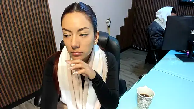 desk desire online show from January 8, 2026, 12:33 pm