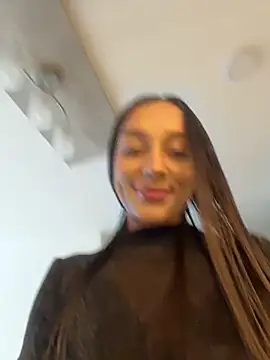 Brunettecollins05 online show from April 13, 2026, 6:45 pm