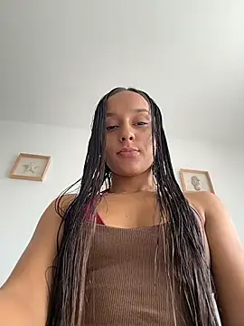 Brunettecollins05 online show from November 15, 2025, 2:54 pm