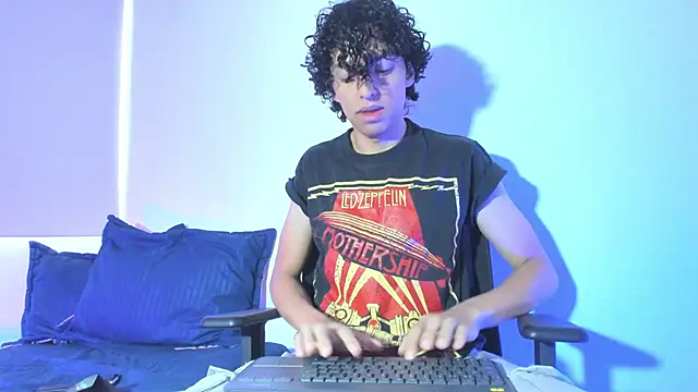 saint dark online show from December 4, 2025, 1:10 pm