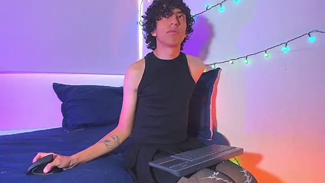 saint dark online show from December 16, 2025, 1:04 pm