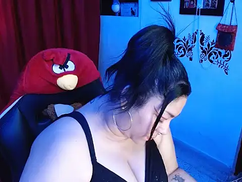 Snapshot of YIYI84 chatting on November 4, 2025, 9:29 pm YIYI84 online show from November 4, 2025, 9:29 pm