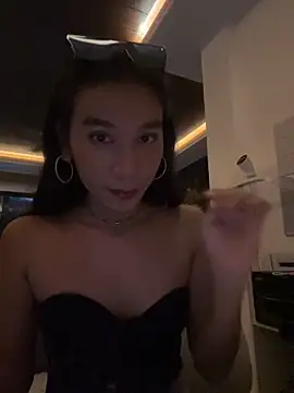 Snapshot of kaylamercader_ chatting on November 7, 2025, 5:06 pm kaylamercader online show from November 7, 2025, 5:06 pm