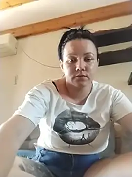 niunia2025 online show from June 29, 2026, 1:11 pm