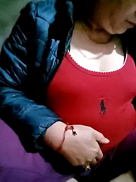 small-house123 online show from November 19, 2025, 9:59 pm