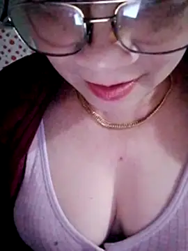 small-house123 online show from February 12, 2026, 2:06 pm