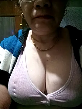 small-house123 online show from February 18, 2026, 10:17 pm