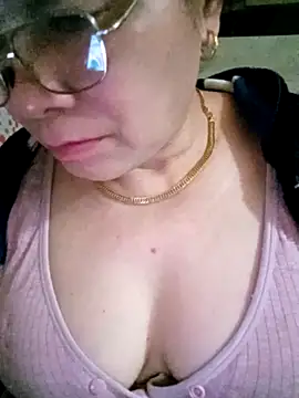 small-house123 online show from February 17, 2026, 3:59 am