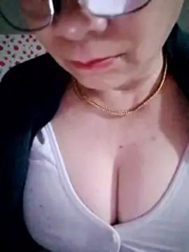 small-house123 online show from February 7, 2026, 10:51 pm