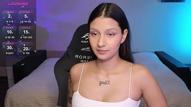 Snapshot of Nikol_Goldysss chatting on November 8, 2025, 2:15 am Nikol Goldysss online show from November 8, 2025, 2:15 am