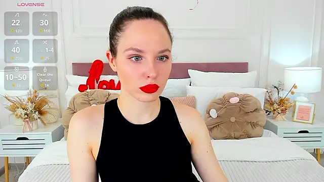 MonaRicci online show from February 20, 2026, 1:24 pm