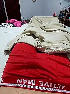 013boyy online show from November 2, 2025, 3:44 am