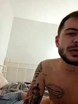 Snapshot of rebebia13 chatting on November 26, 2025, 7:14 pm rebebia13 online show from November 26, 2025, 7:14 pm