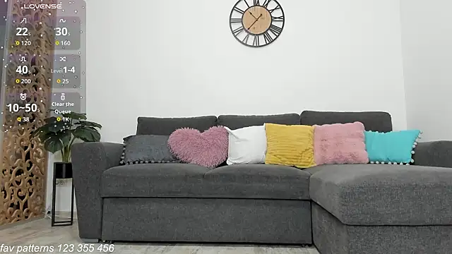 ScarletFlamee online show from February 25, 2026, 8:19 pm