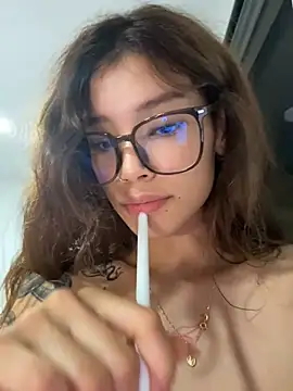 Snapshot of bergmanamii chatting on May 15, 2026, 11:25 pm bergmanamii online show from May 15, 2026, 11:25 pm