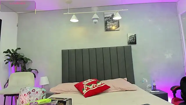 kendra london online show from January 6, 2026, 11:14 am