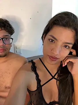 Snapshot of sweetcouple21 chatting on November 6, 2025, 4:27 am sweetcouple21 online show from November 6, 2025, 4:27 am