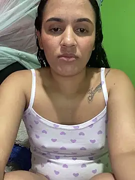 Snapshot of Ivy_08 chatting on December 21, 2025, 3:19 am Ivy 08 online show from December 21, 2025, 3:19 am