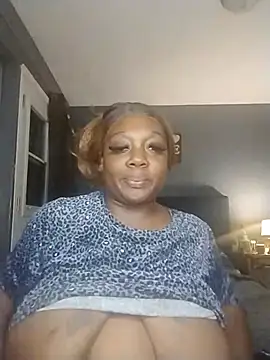 BiancaClarkson online show from November 18, 2025, 3:43 am