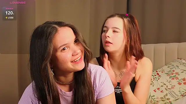 Snapshot of BibiCosio chatting on November 21, 2025, 11:42 am BibiCosio online show from November 21, 2025, 11:42 am