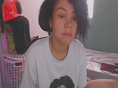 shayna cute online show from June 19, 2026, 7:52 pm