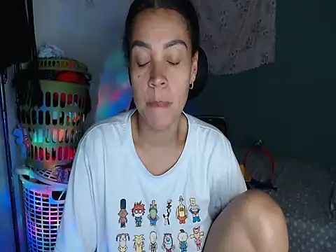 shayna cute online show from June 28, 2026, 2:29 am