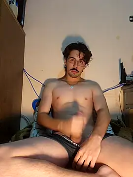 Leo  ribeiro online show from December 2, 2025, 2:23 am