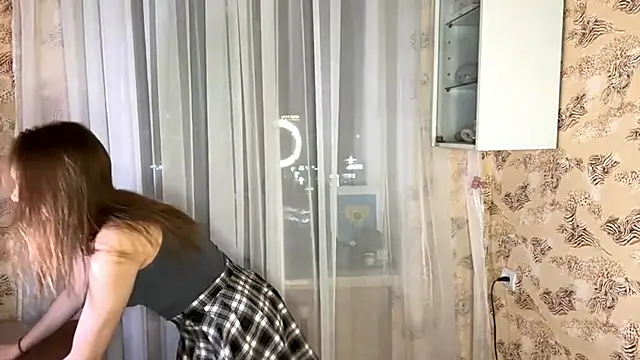 Kalli ly online show from December 17, 2025, 2:11 pm