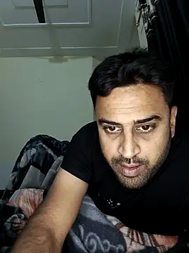 Snapshot of ITZ_GURU chatting on November 19, 2025, 8:14 am ITZ GURU online show from November 19, 2025, 8:14 am