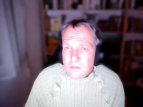 Snapshot of ChocolatMilka44 chatting on November 4, 2025, 9:40 pm ChocolatMilka44 online show from November 4, 2025, 9:40 pm