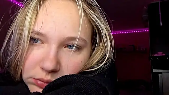 Snapshot of KarinRobertson chatting on February 9, 2026, 5:22 pm KarinRobertson online show from February 9, 2026, 5:22 pm