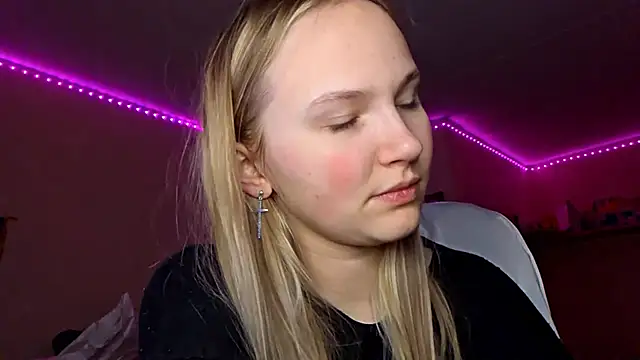 Snapshot of KarinRobertson chatting on February 10, 2026, 5:23 pm KarinRobertson online show from February 10, 2026, 5:23 pm