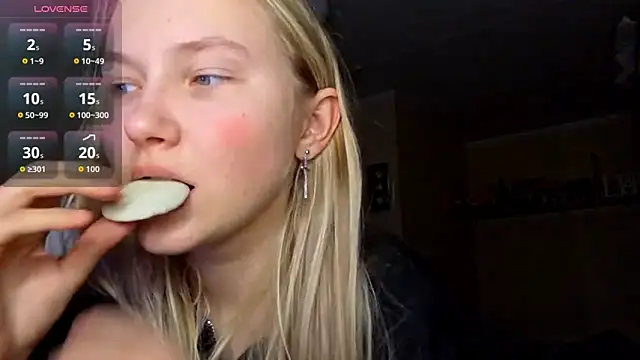 Snapshot of KarinRobertson chatting on February 16, 2026, 5:11 pm KarinRobertson online show from February 16, 2026, 5:11 pm