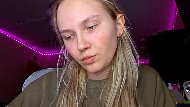 Snapshot of KarinRobertson chatting on February 1, 2026, 5:11 pm KarinRobertson online show from February 1, 2026, 5:11 pm