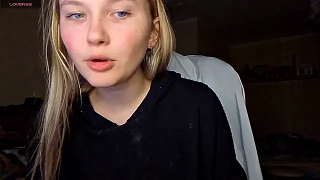 Snapshot of KarinRobertson chatting on February 18, 2026, 4:14 pm KarinRobertson online show from February 18, 2026, 4:14 pm