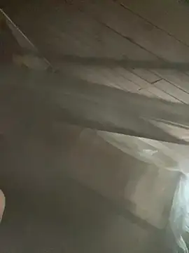 Snapshot of Li_ve chatting on December 18, 2025, 9:29 pm Li ve online show from December 18, 2025, 9:29 pm