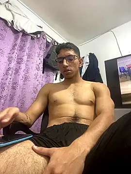 Snapshot of johnvixx chatting on November 30, 2025, 3:18 am johnvixx online show from November 30, 2025, 3:18 am