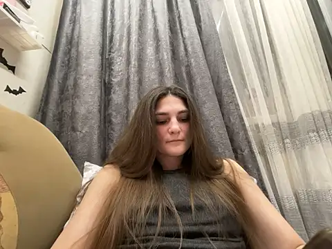 Snapshot of HelgaMun chatting on November 5, 2025, 4:10 pm HelgaMun online show from November 5, 2025, 4:10 pm