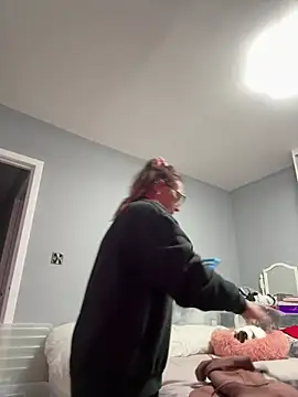 Angel-LinaX online show from February 12, 2026, 9:47 pm