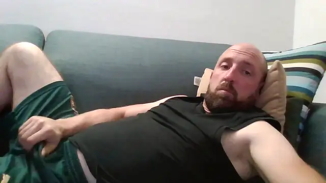 Snapshot of luca_beech88 chatting on May 18, 2026, 6:45 pm luca beech88 online show from May 18, 2026, 6:45 pm