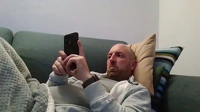 Snapshot of luca_beech88 chatting on April 30, 2026, 6:04 pm luca beech88 online show from April 30, 2026, 6:04 pm