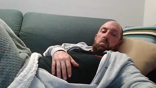 Snapshot of luca_beech88 chatting on April 28, 2026, 6:56 pm luca beech88 online show from April 28, 2026, 6:56 pm