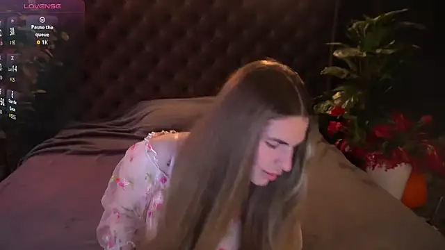 DanielaReign online show from April 15, 2026, 1:15 pm