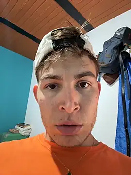 Snapshot of AlexanderBianchi2 chatting on November 7, 2025, 2:54 pm AlexanderBianchi2 online show from November 7, 2025, 2:54 pm